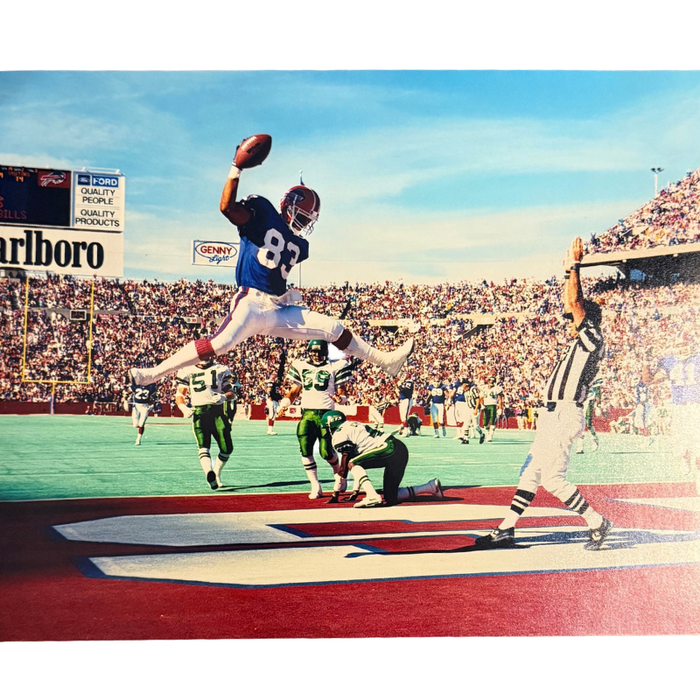 Andre Reed Unsigned Jump Spike 8x10 Photo