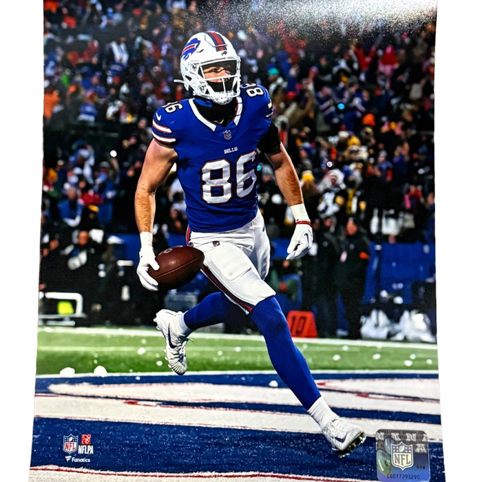 Dalton Kincaid Unsigned Arms Out 8x10 Photo