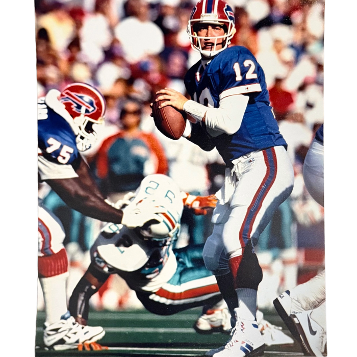Jim Kelly Unsigned About to Throw 8x10 Photo