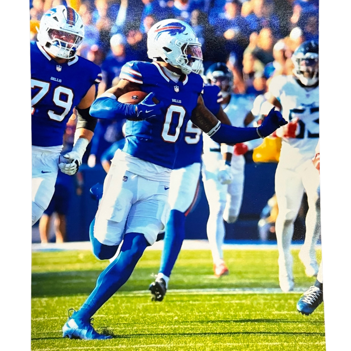 Keon Coleman Unsigned Arm out with Ball 8x10 Photo