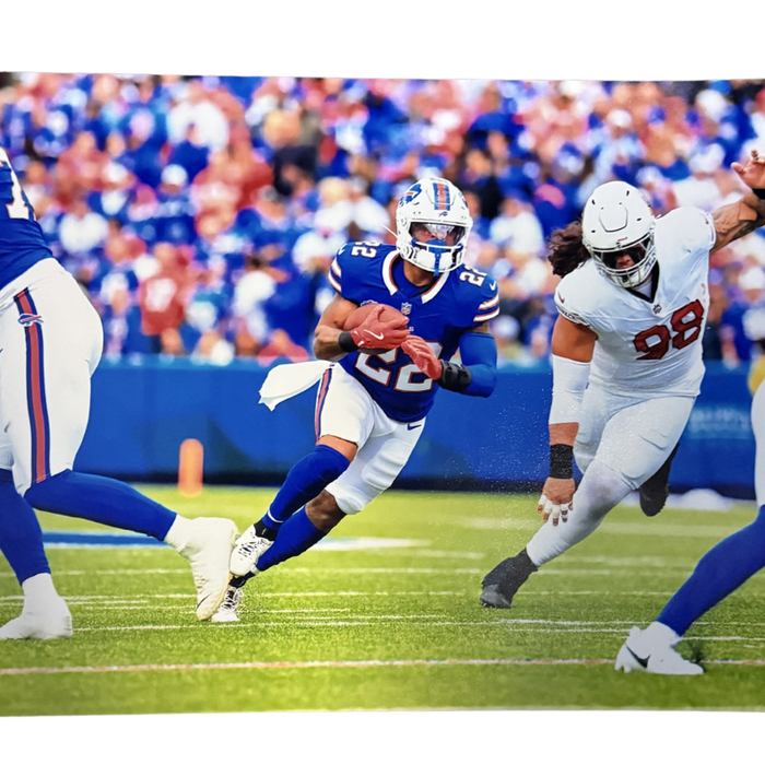 Ray Davis Unsigned Running with Ball vs Cardinals 8x10 Photo