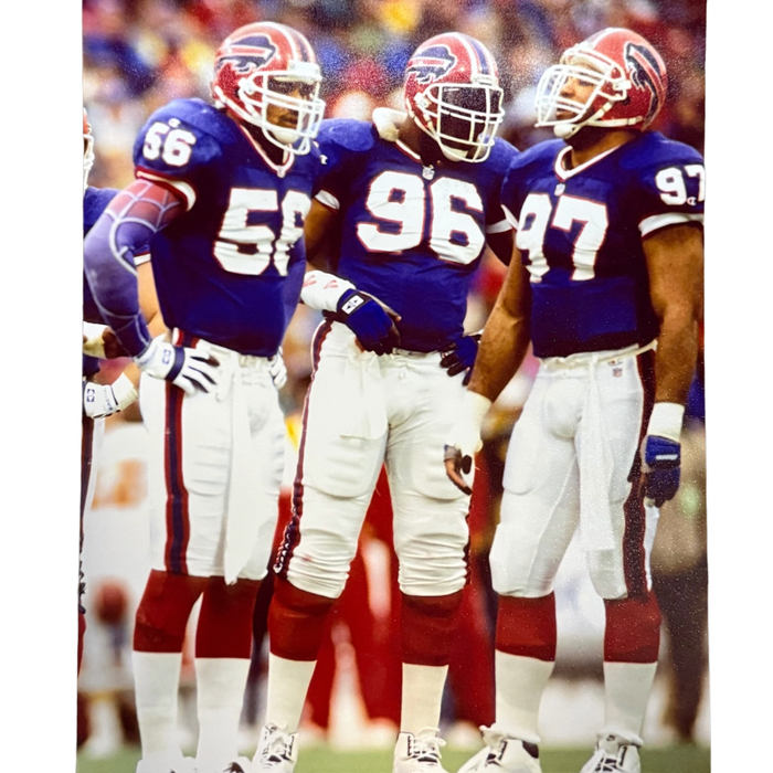 Darryl Talley Unsigned Talking with Teammates 8x10 Photo