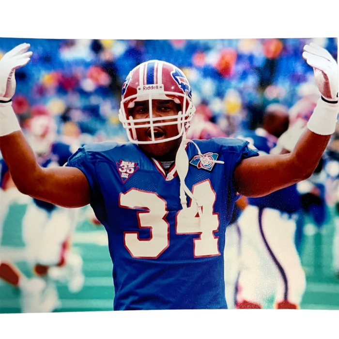 Thurman Thomas Unsigned Yelling with Arms Up 8x10 Photo