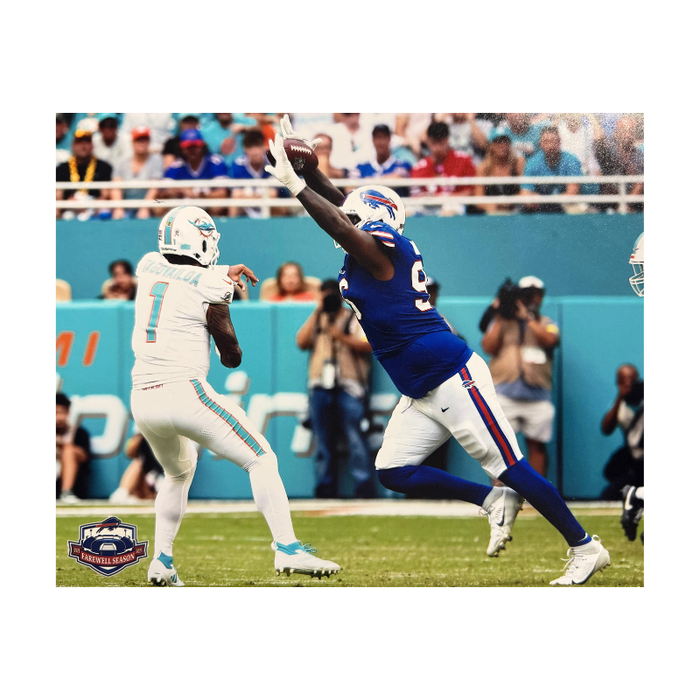 Deone Walker Unsigned Blocking Tua Tagovailoa 8x10 Photo