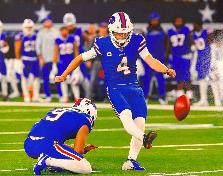 Stephen Hauschka Unsigned Kicking Photo CLEARANCE TSE Buffalo 11x14 